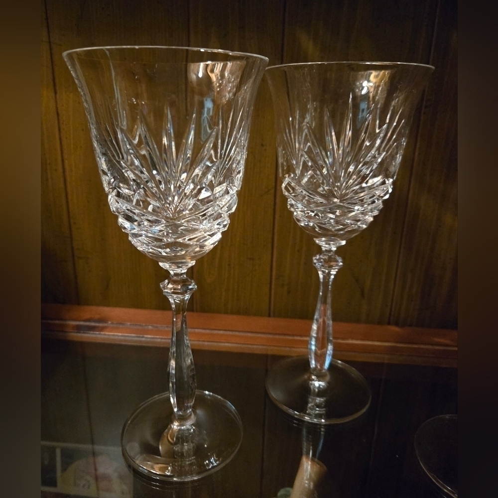 Noritake | Hampton Hall | Crystal Water Goblet Glasses | Set of 3 - Picture 4 of 9